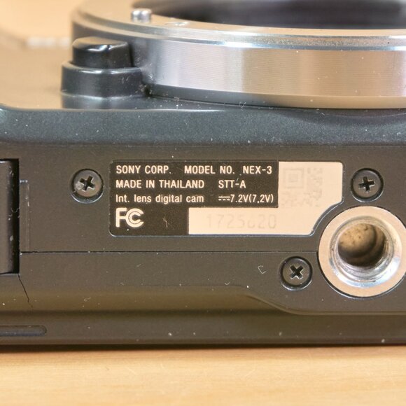 Sony Alpha NEX-3 14.2 MP Digital Camera with Flash, Body ONLY! - Picture 8 of 8